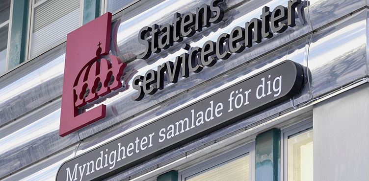 Facade sign for the government service office in Uppsala.